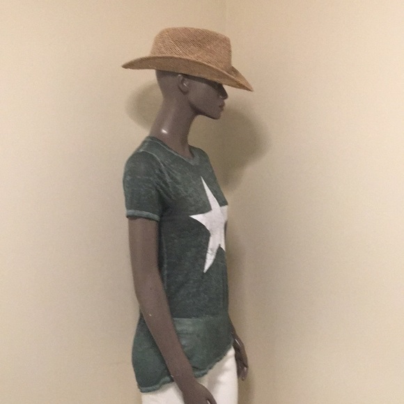 T-Shirt - Picture 4 of 5